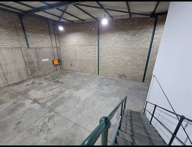 477M² WAREHOUSE TO LET IN LINBRO PARK